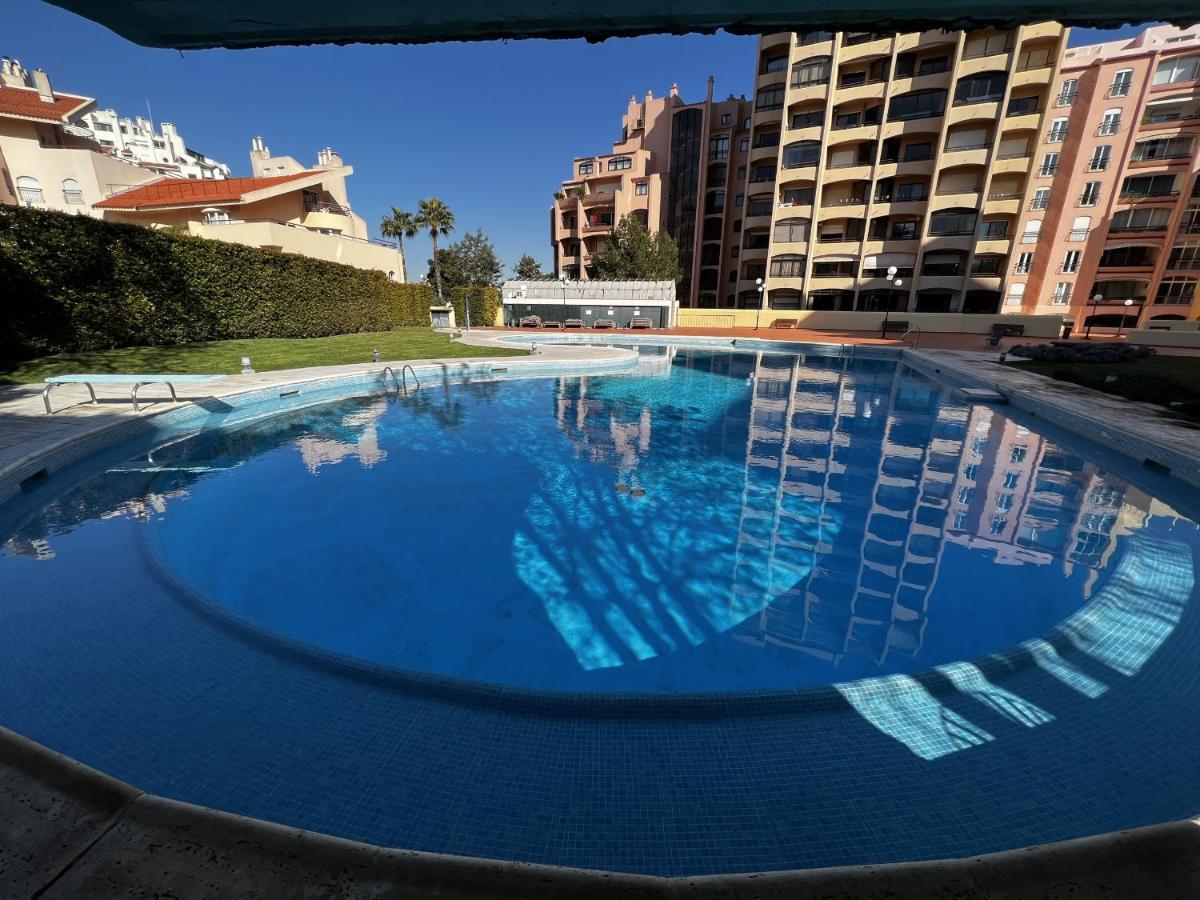 Apartment Gracious In With Pool, Cascais
