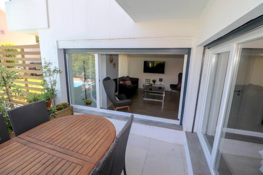 Getaway With A Shared Pool Apartment *