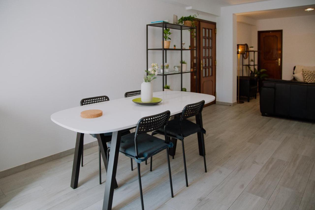 Cozy In With Full Kitchen 5 Minutes From The *