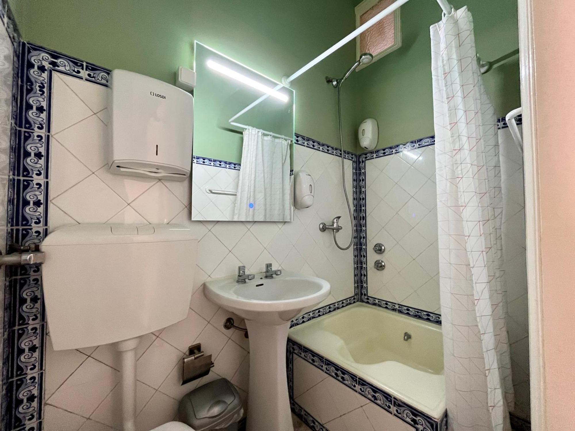 Eco Ljmonade Albergue *