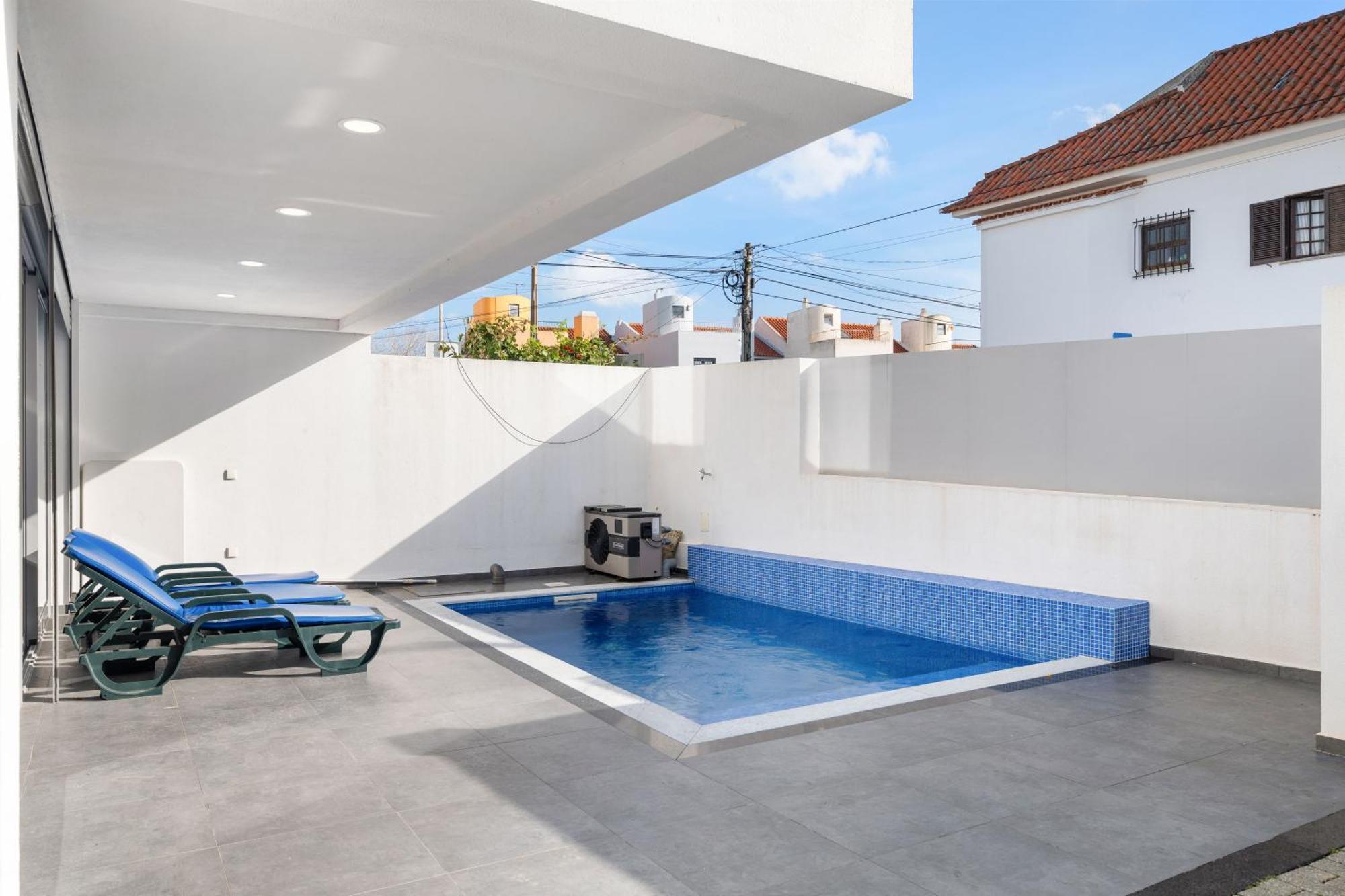 Villa Charmy Estoril By Amber Star Rent *
