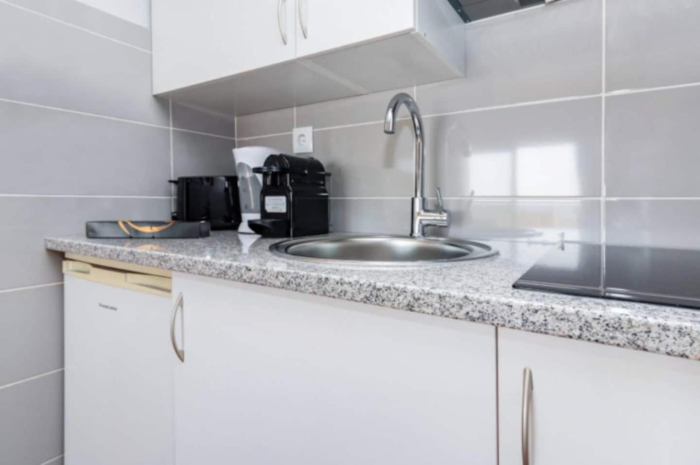 Wonderful In With Sea View Apartment *