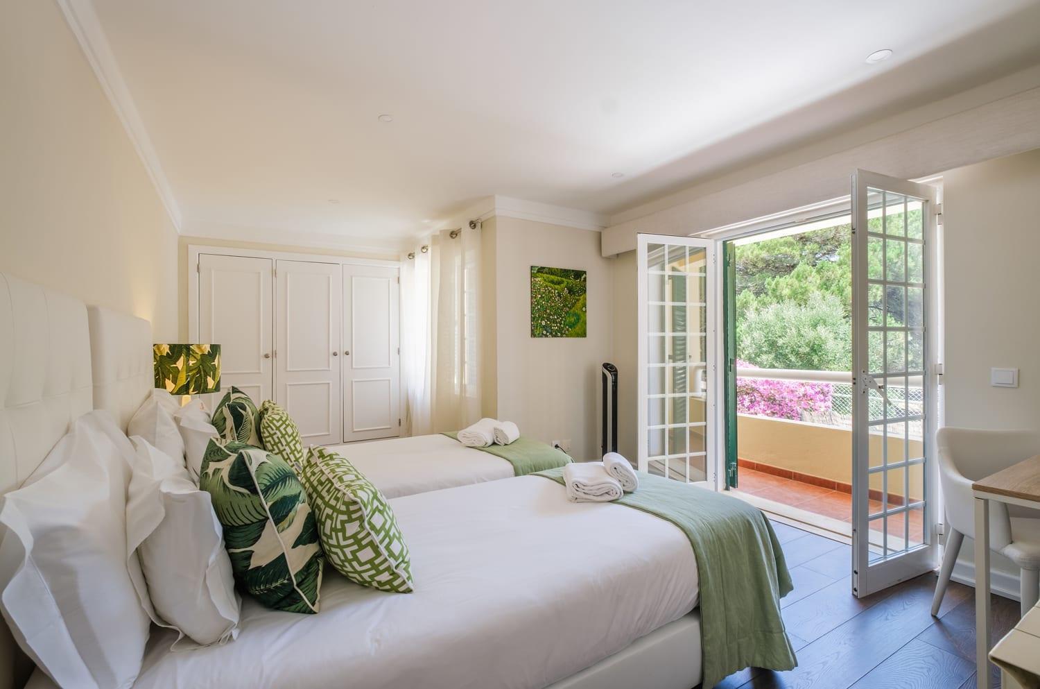 Seafront Unit 2 Villa *