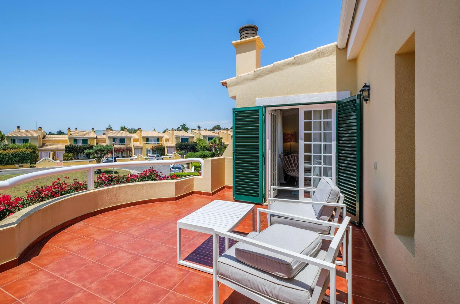 Seafront Unit 2 Villa