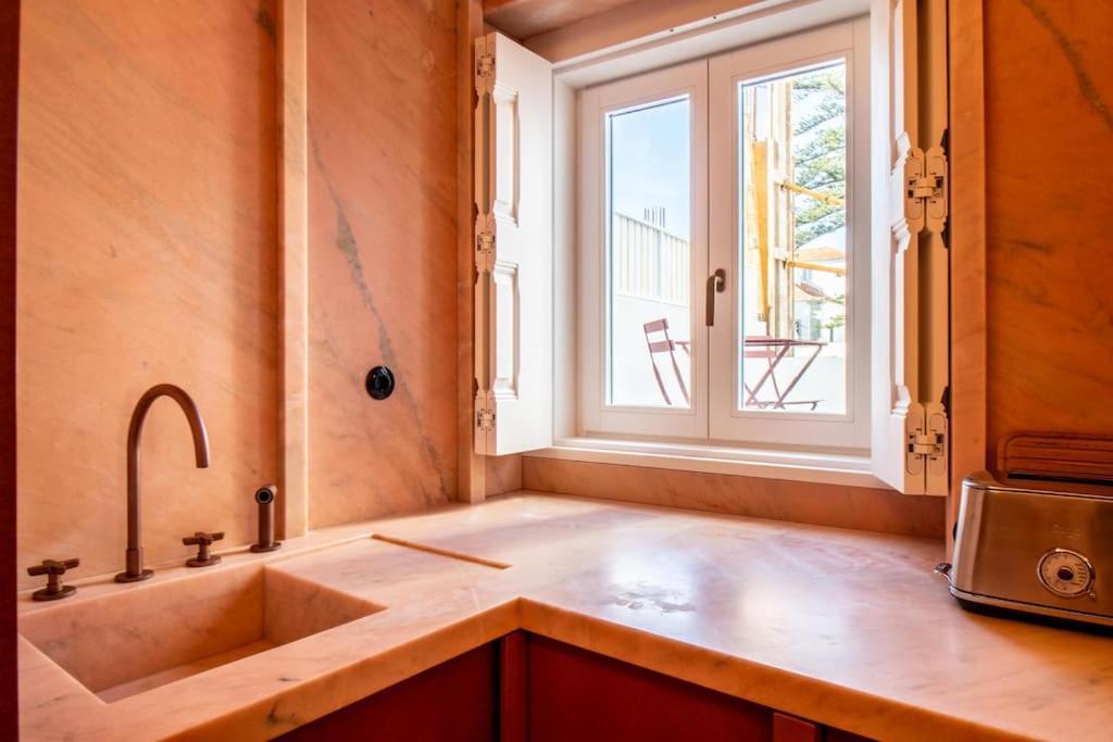 Historic Flat - Maison Boheme Apartment