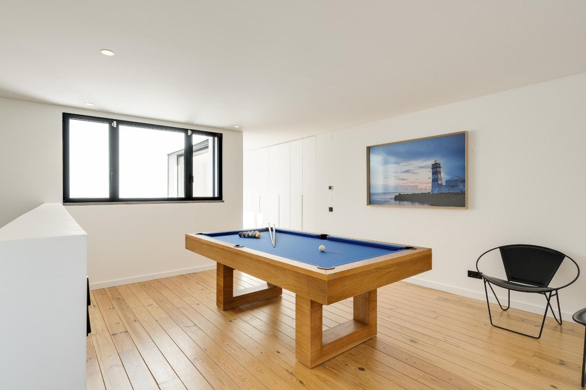Contemporary By Cadenzalux Cascais