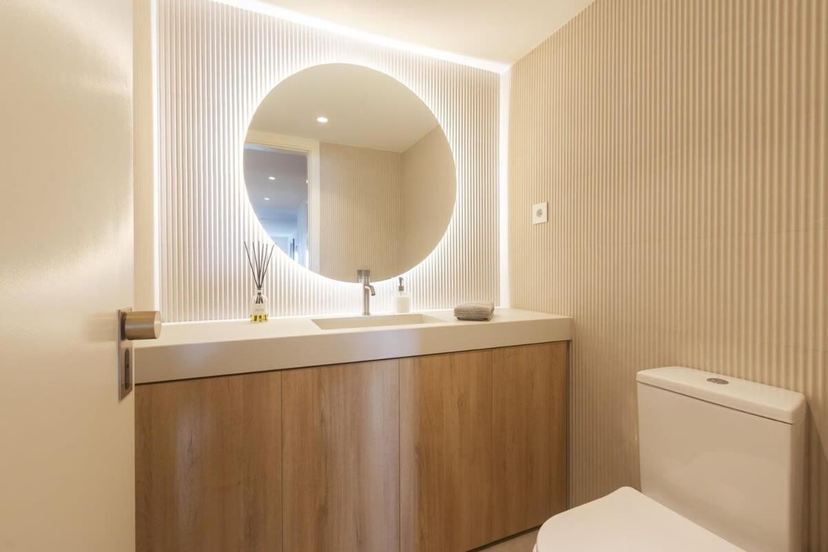 Oceanfront Lux Sleeps 9 * Cascais