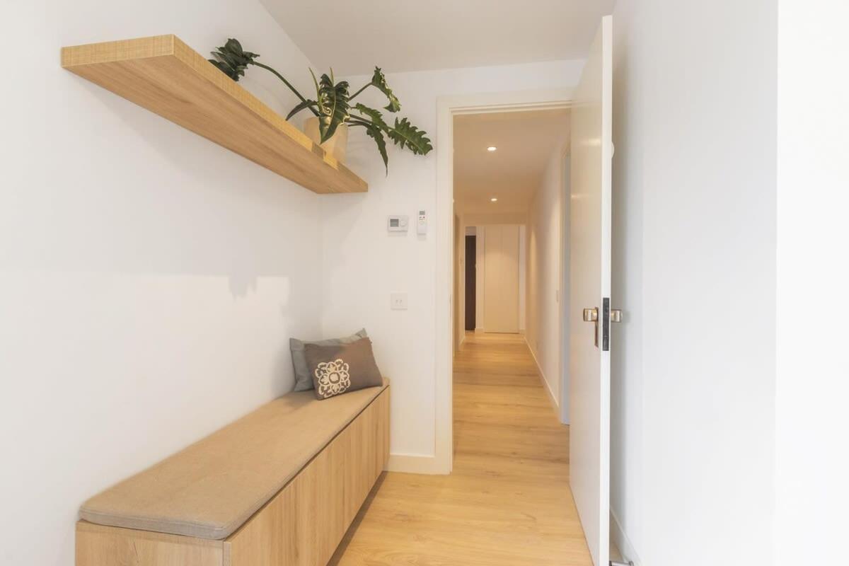 Oceanfront Lux Sleeps 9 * Cascais