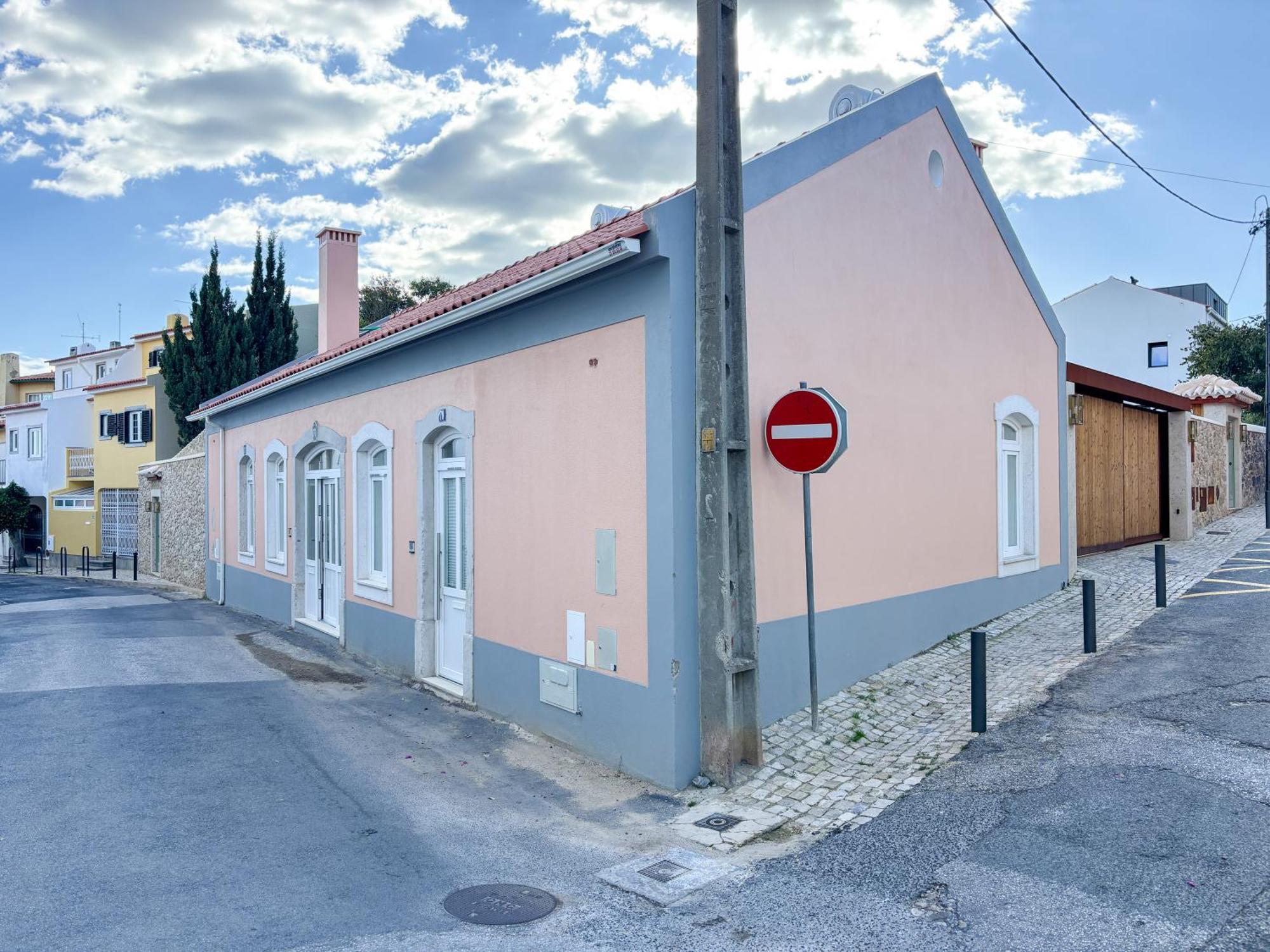 Holiday home Centrally Located House Up To 5 People In *
