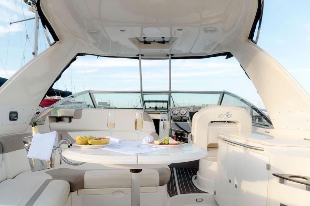 Watervliet Yacht Em Botel