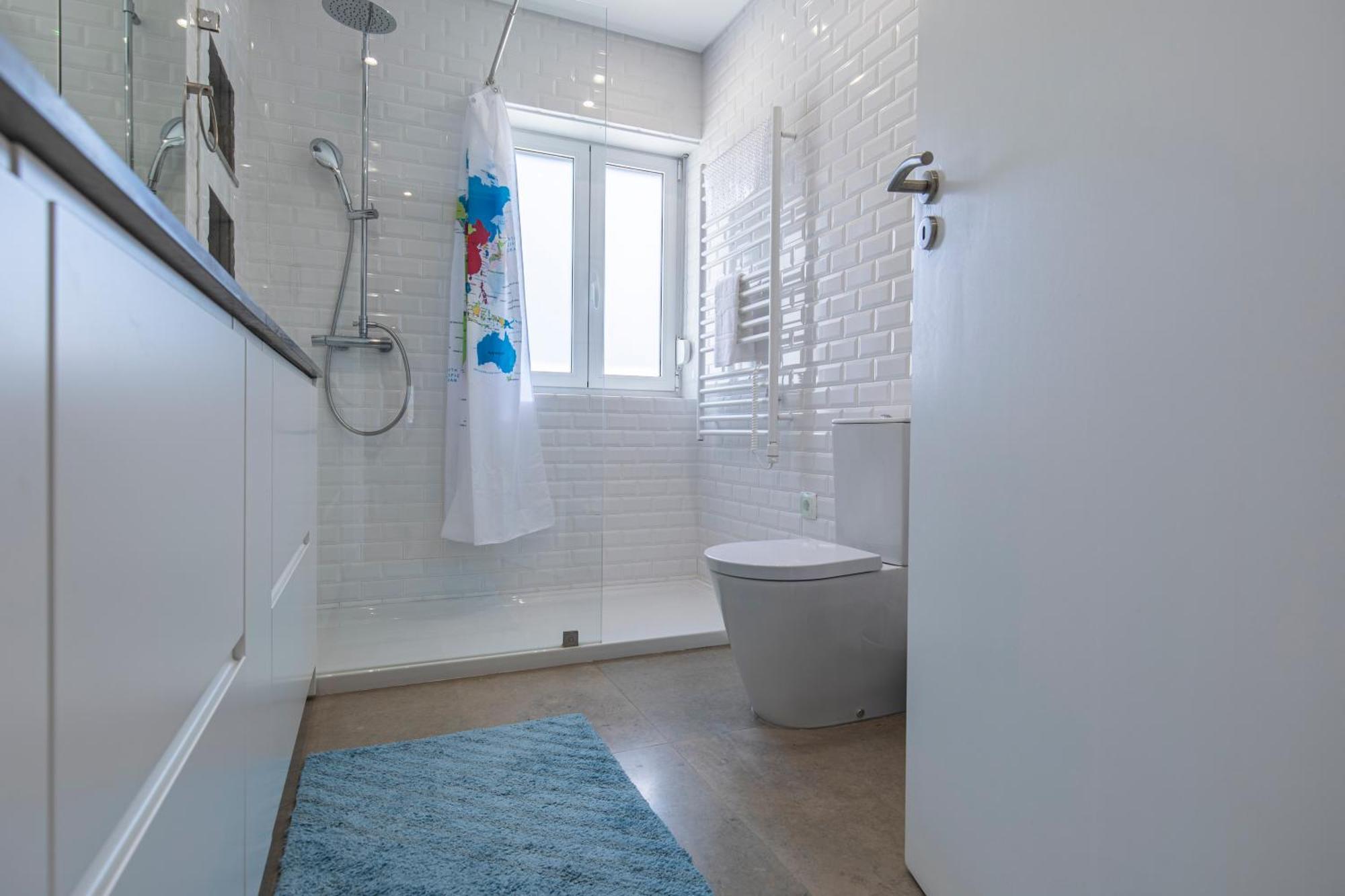 Lovely Two Bedroom Center Cascais