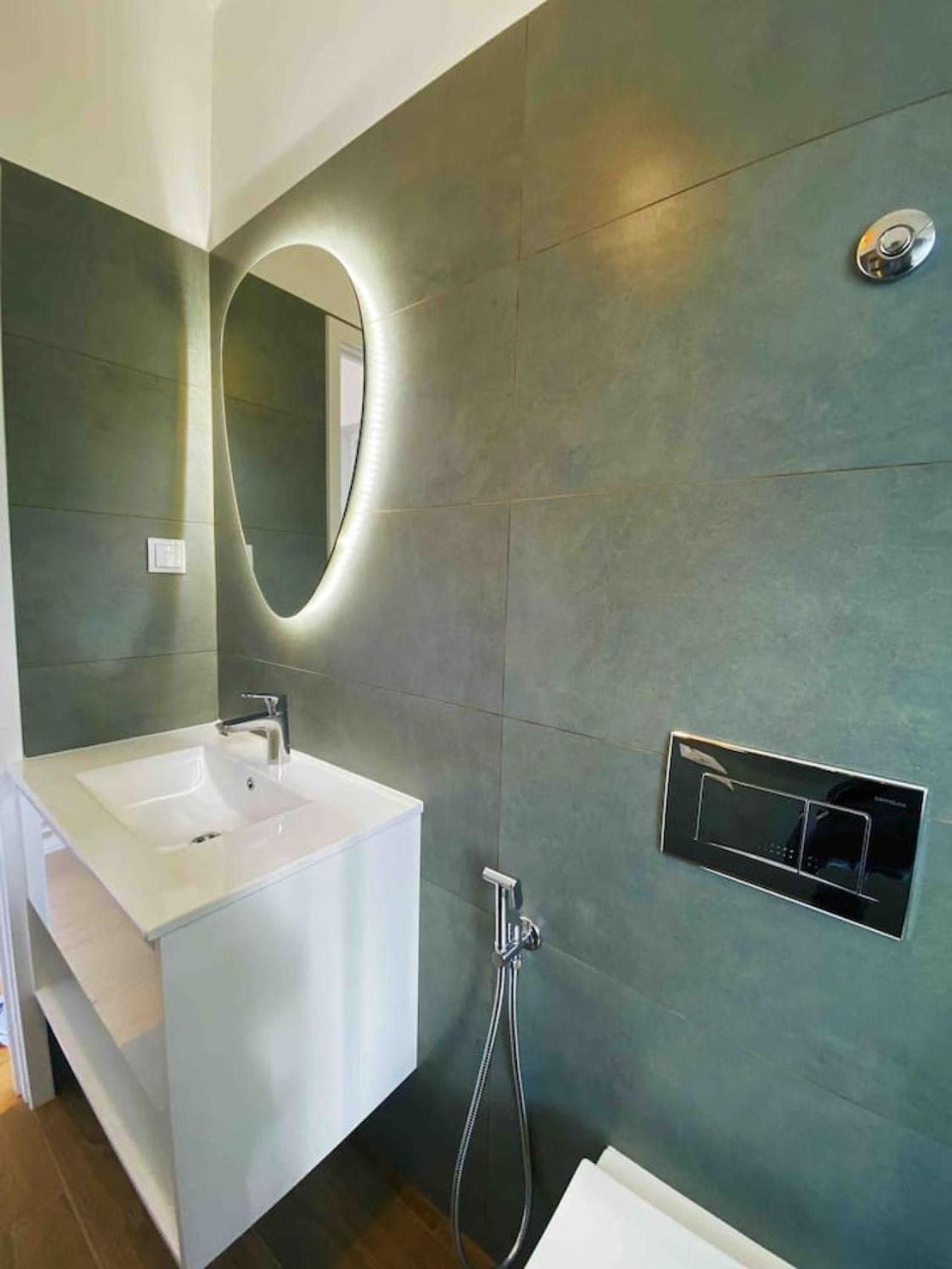 Sea View Loft 30 Secs To In Historic Old Town Apartment