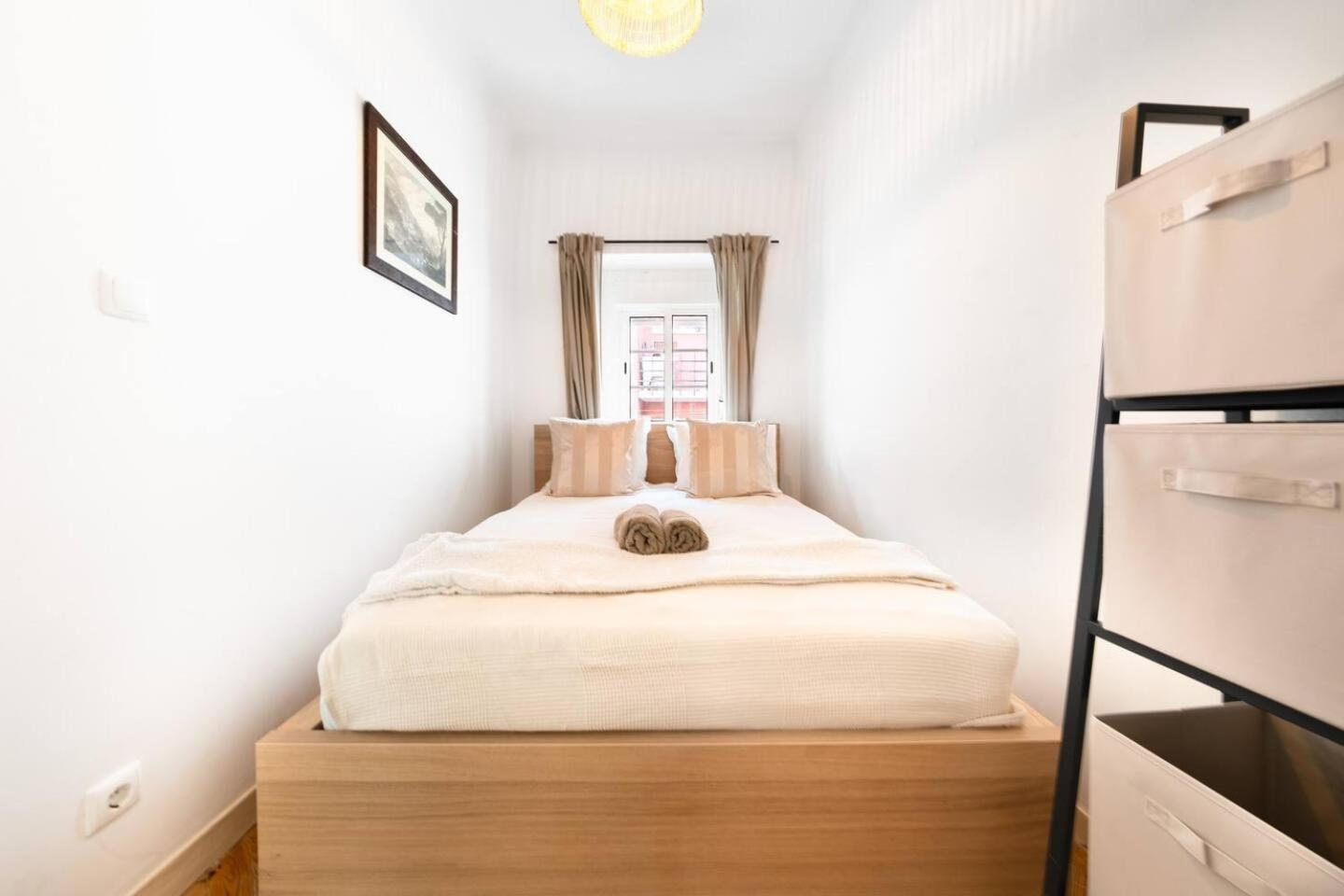 Full Townhouse Center 100m From *