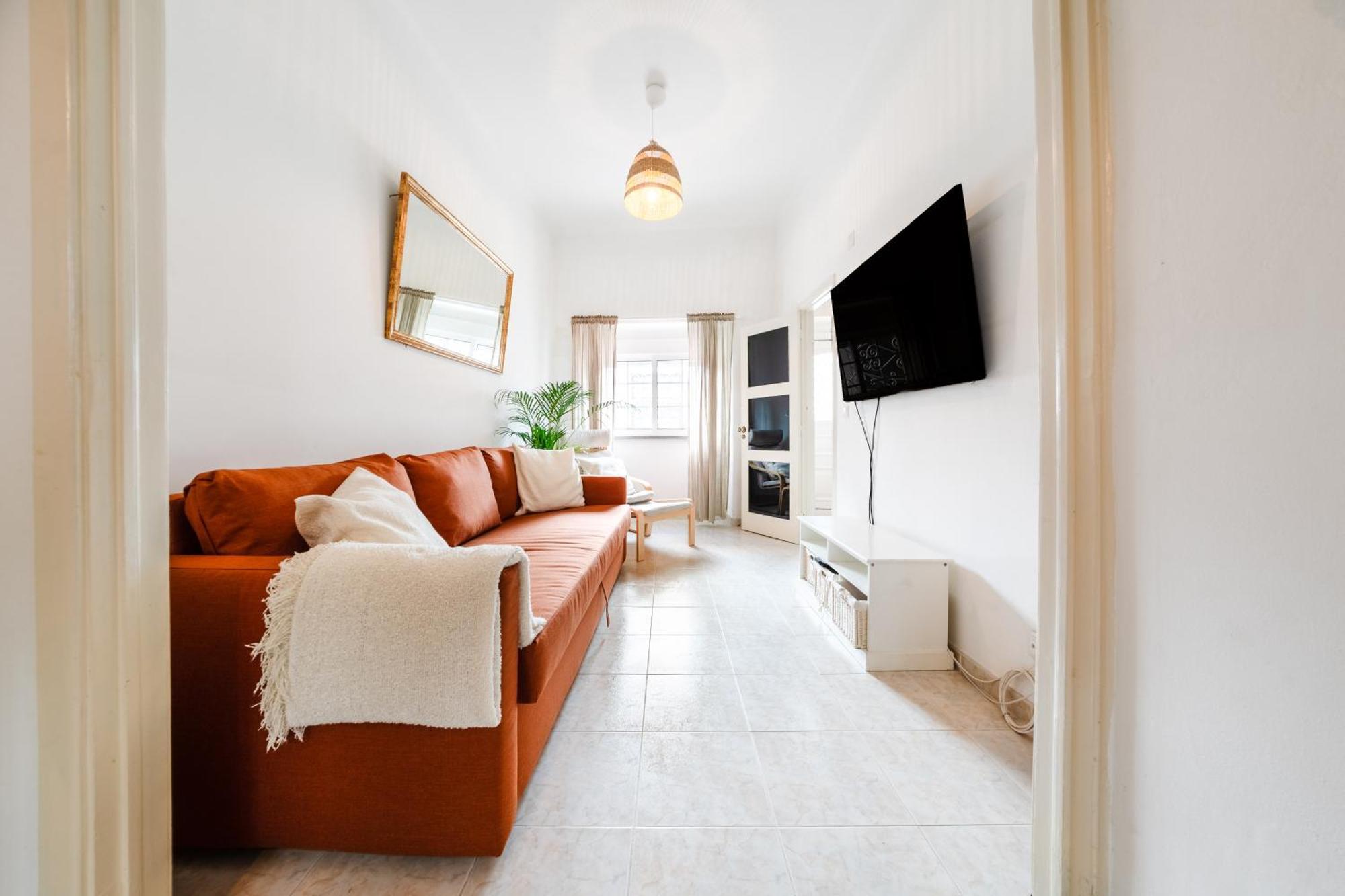 Full Townhouse Center 100m From *