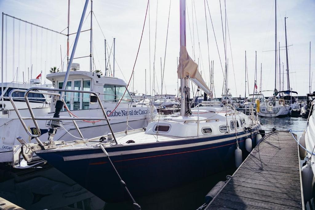 Life On Board In A Vintage Sailboat Botel