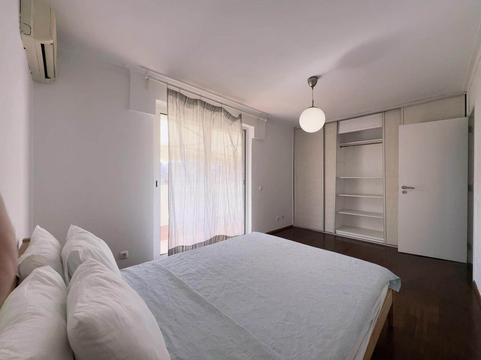 Luxury 4 Bedroom With 3 Bathroom Lisbon Walking Distance To Apartment