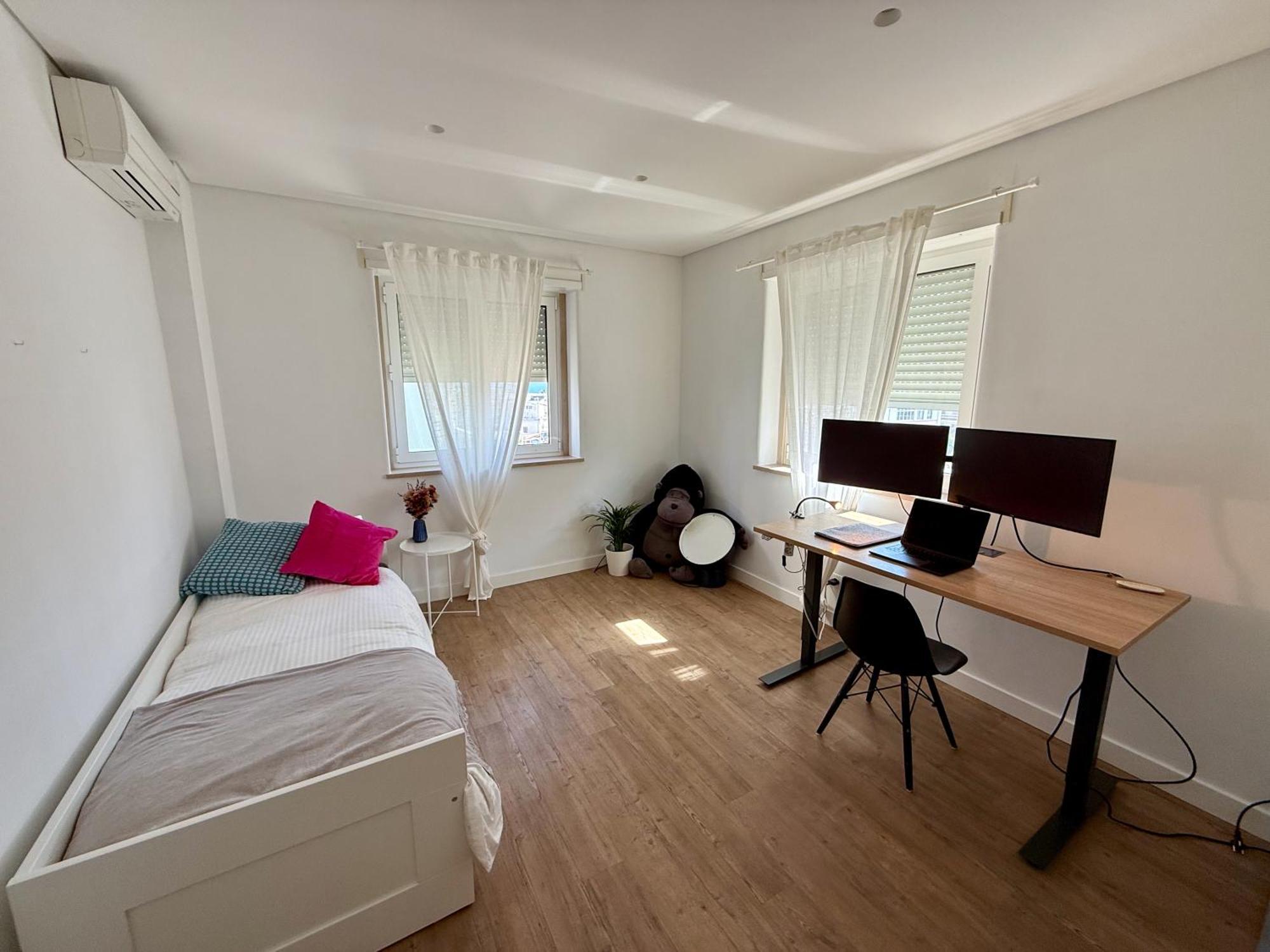 New 3 Bedroom Beachfront Apartment Apartment