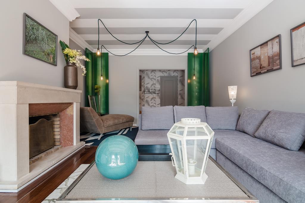 Chique And Spacious Flat In Apartment *