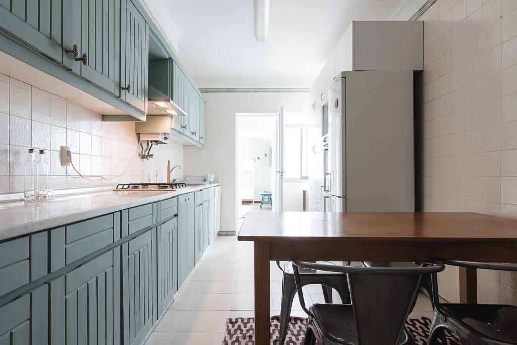 Chique And Spacious Flat In Apartment *