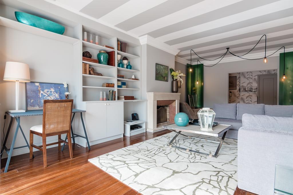 Chique And Spacious Flat In Apartment