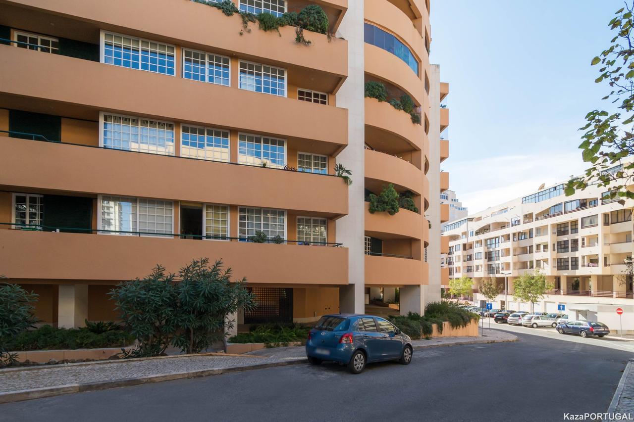 Park Apartment *