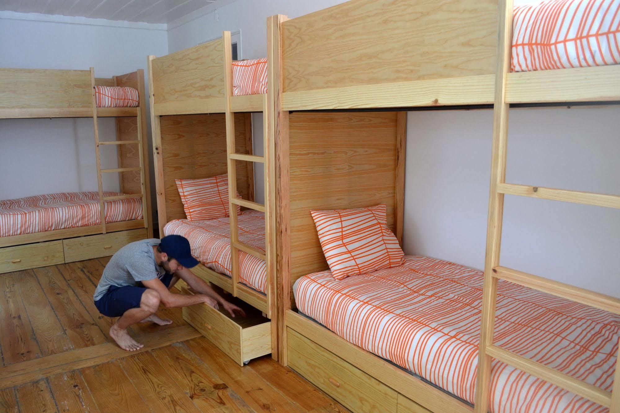 Way & Surf Camp Hostel Cascais