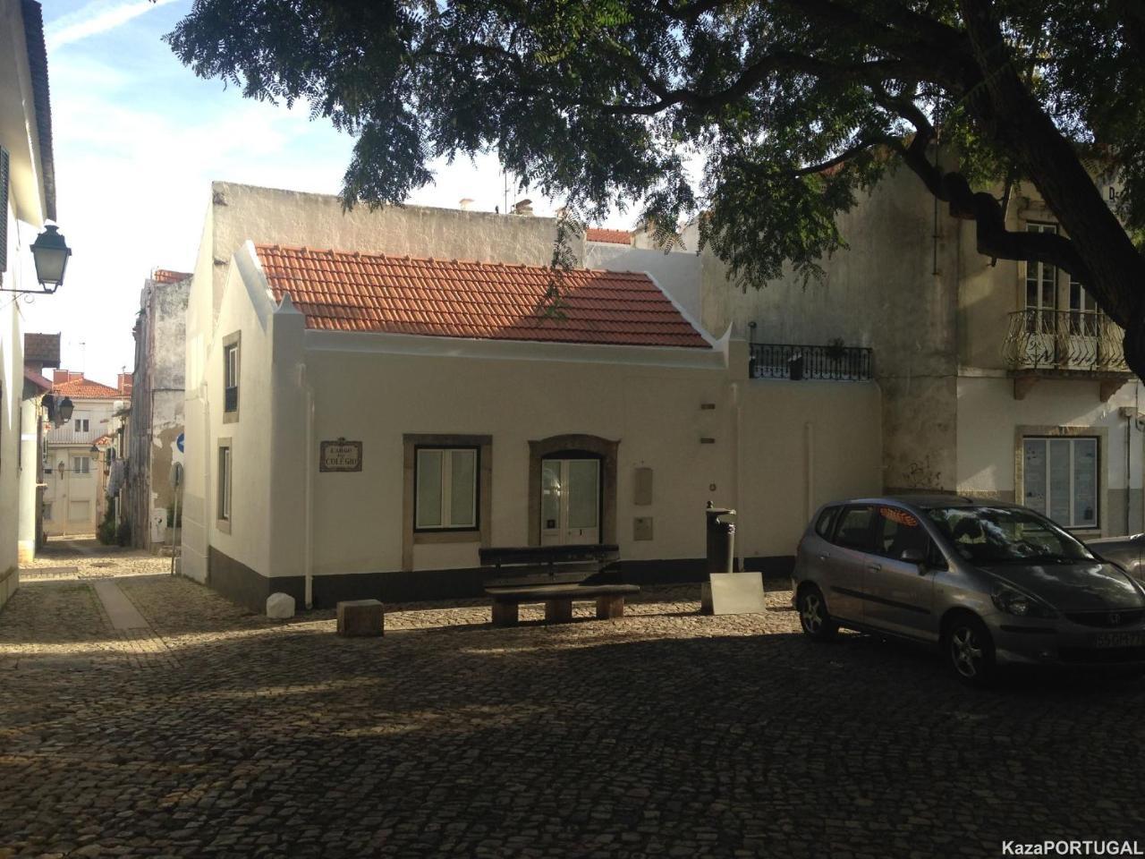 The Little House On The Square *