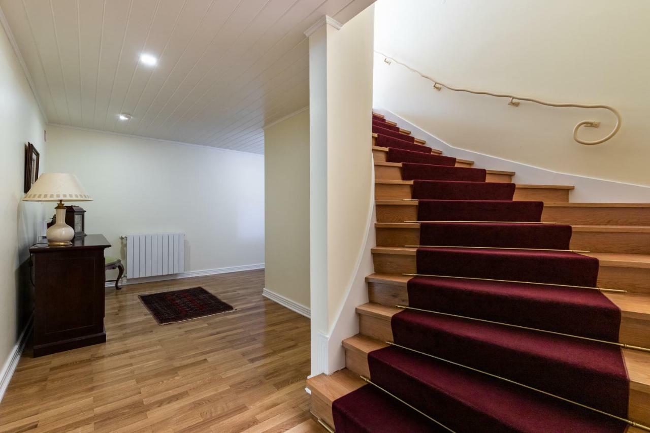 Estoril Budget & 4* Cascais