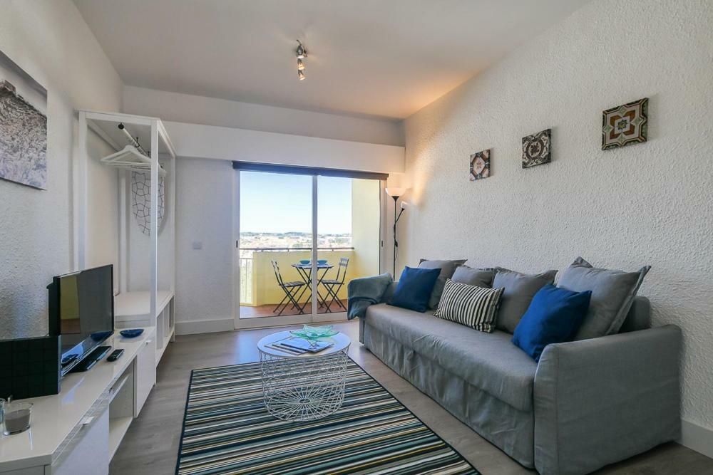 Cozy Studio With Balcony And Beautiful View Cascais