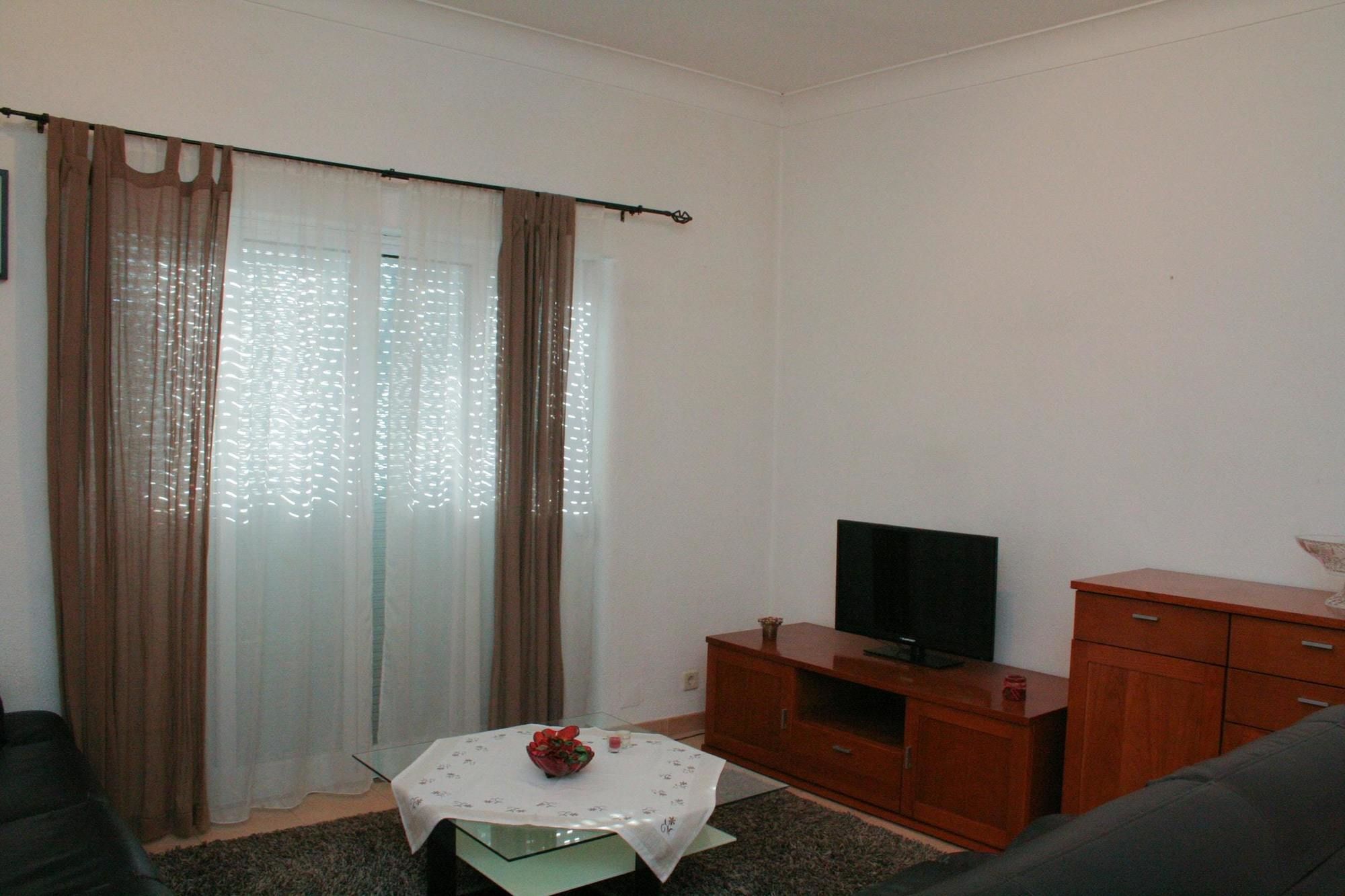 With 2 Bedrooms In Cascais, With Wonderful Sea View, Balcony * Cascais
