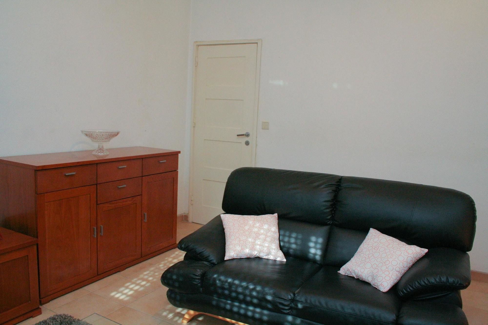 With 2 Bedrooms In Cascais, With Wonderful Sea View, Balcony Apartment
