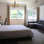 Carcavelos Beira Luxury Suites
