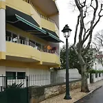 Elegant Apartment In Cascais With Fireplace 80 M²