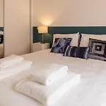 Homeysuite In Sao Jose