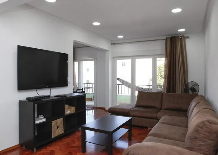 Charming Apartment In Peaceful Cascais