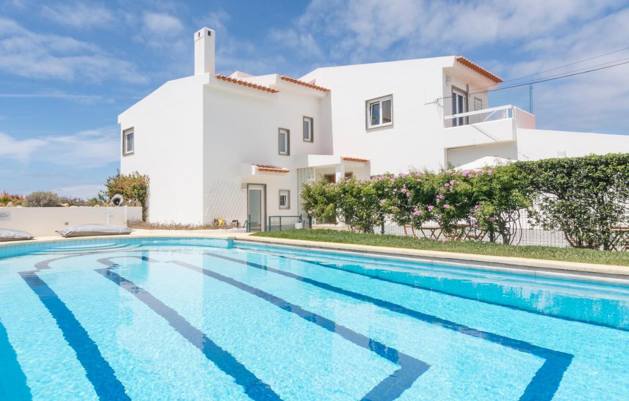 Free Spirit House - Surf & Yoga Retreats Hostel Cascais
