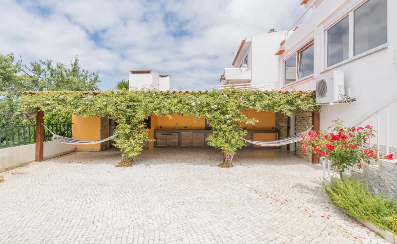 Free Spirit House - Surf & Yoga Retreats Hostel *