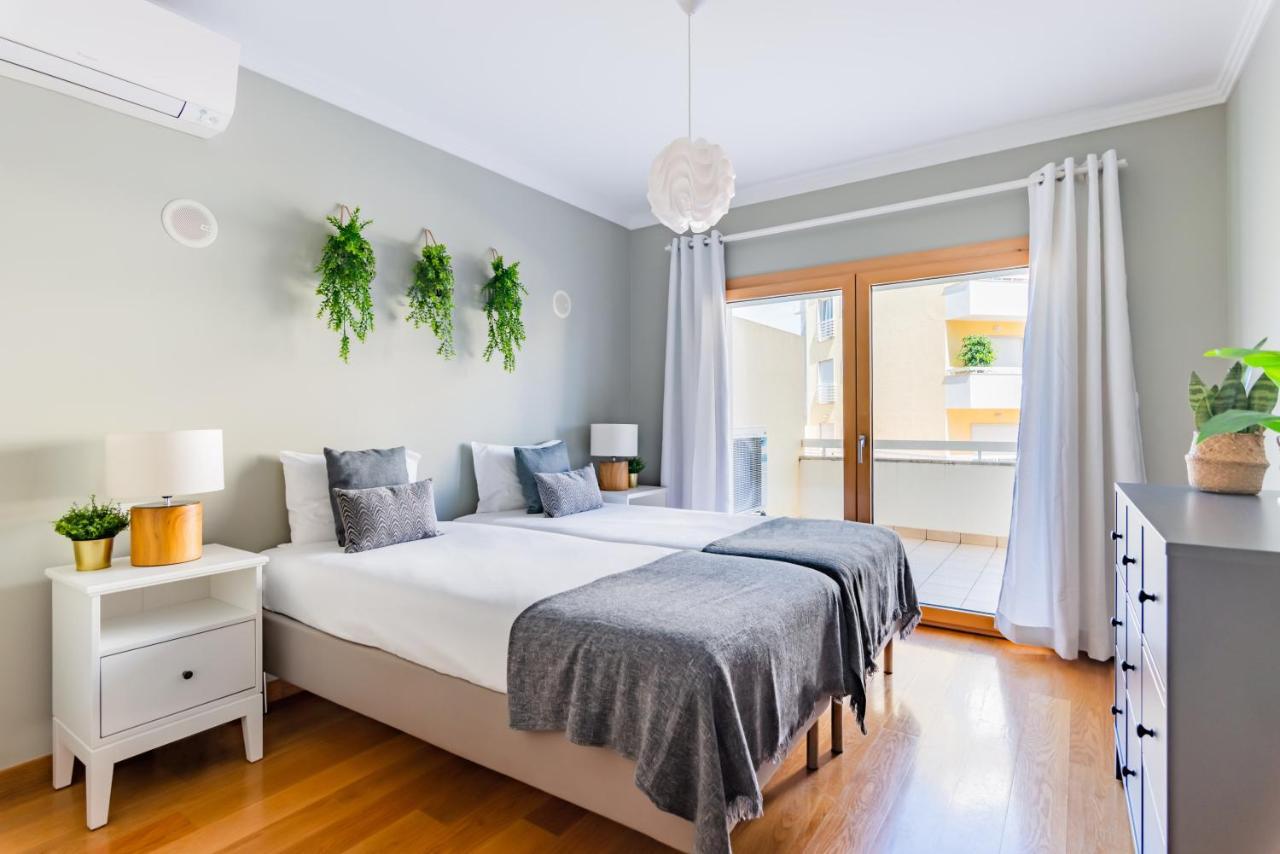 Deluxe Flat Apartment
