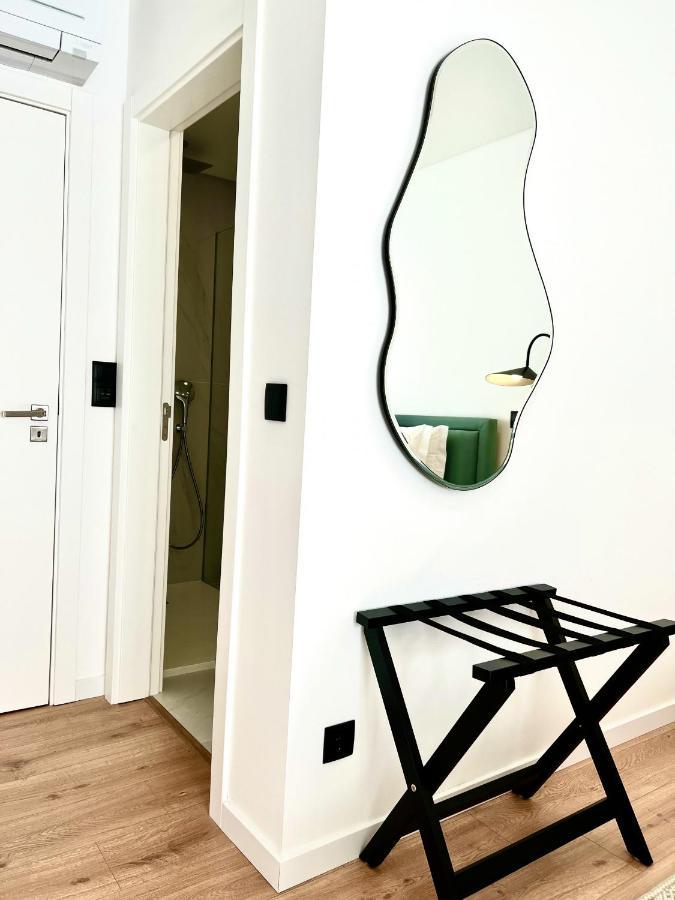 Classy & Modern