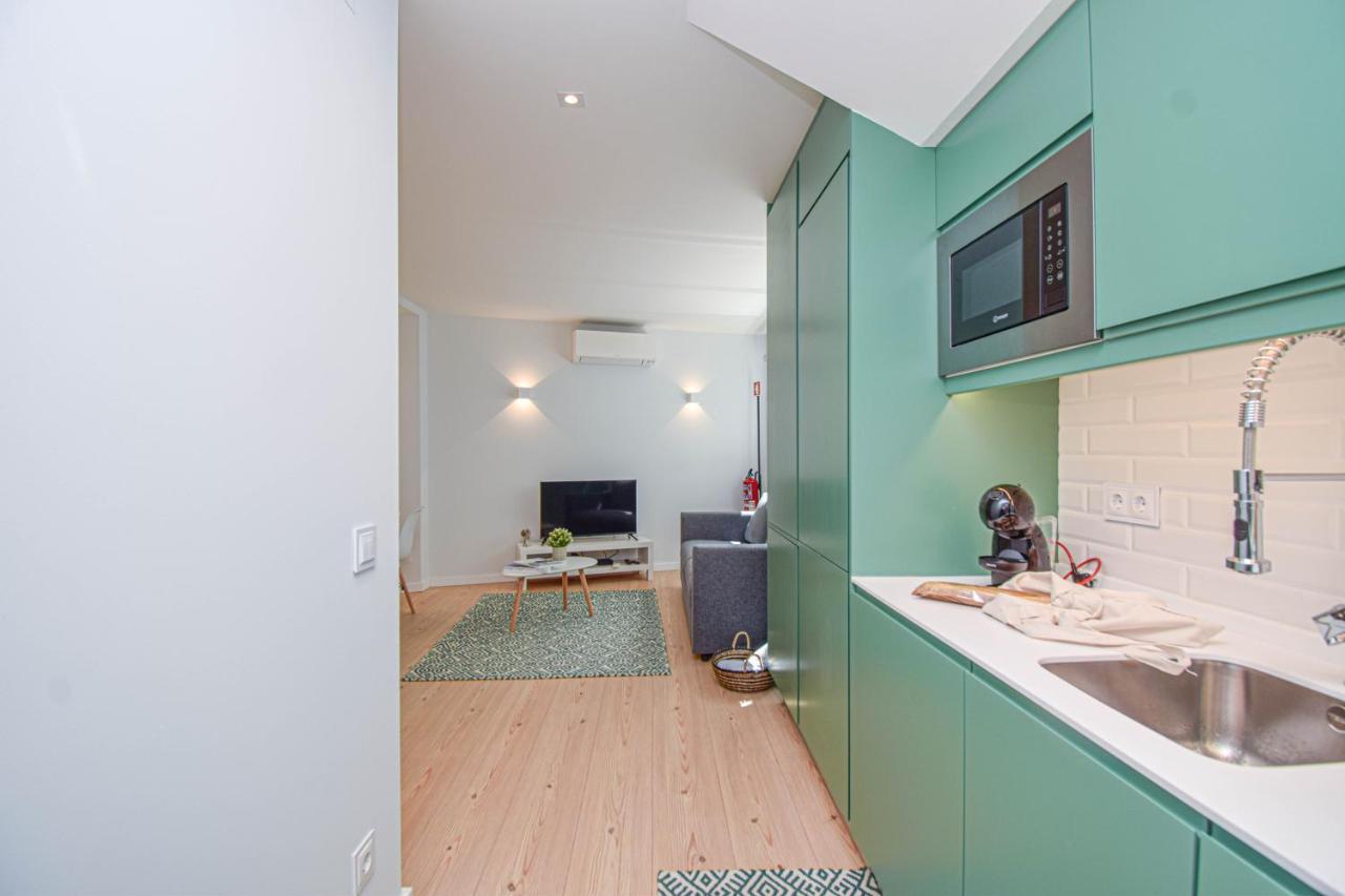 & Stylish 2 Bedroom W/ Balcony * Cascais