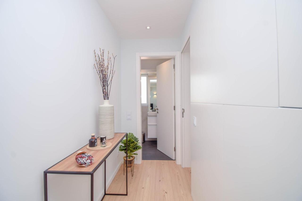 & Stylish 2 Bedroom W/ Balcony Cascais