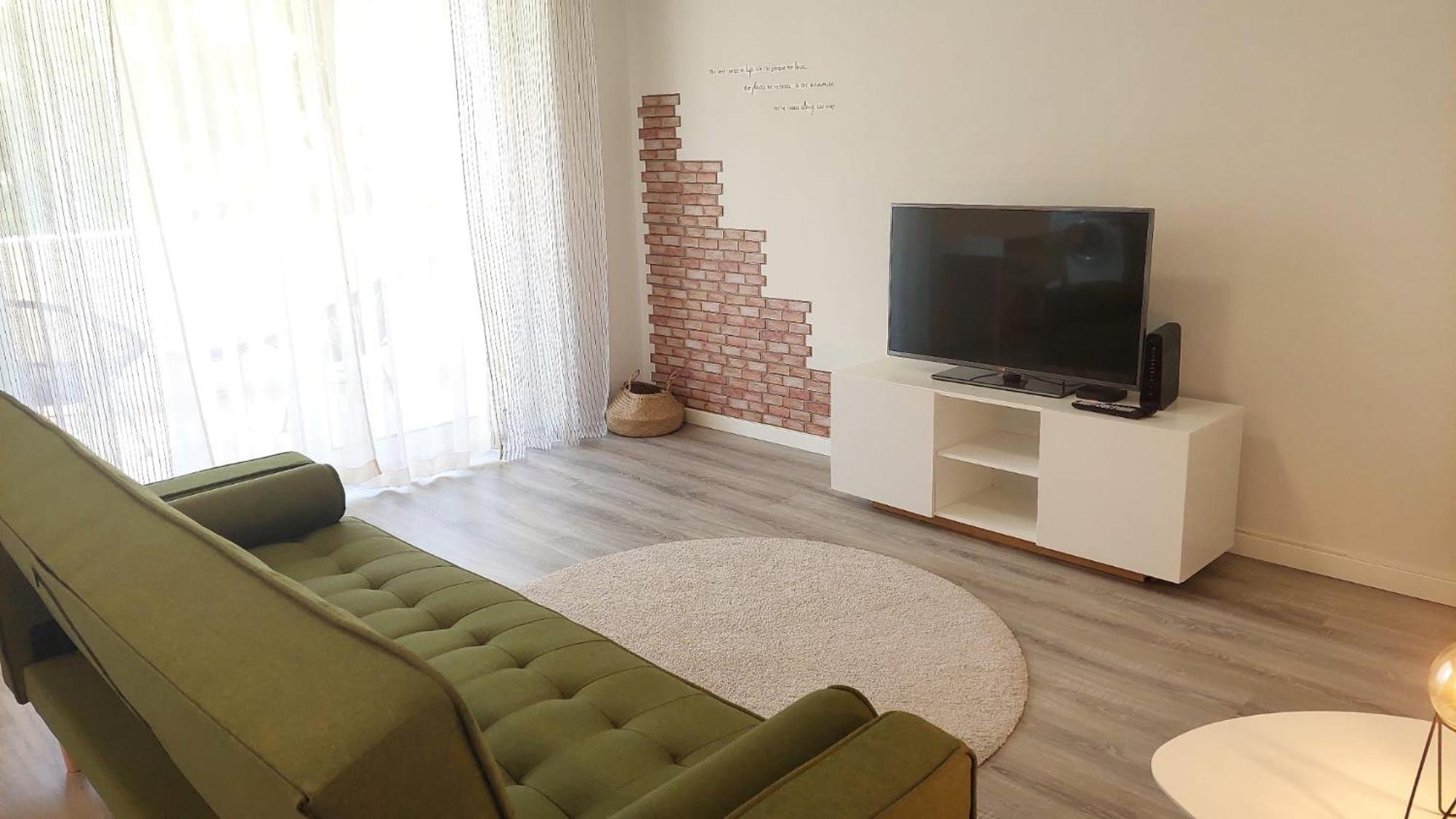 Top Apartment *