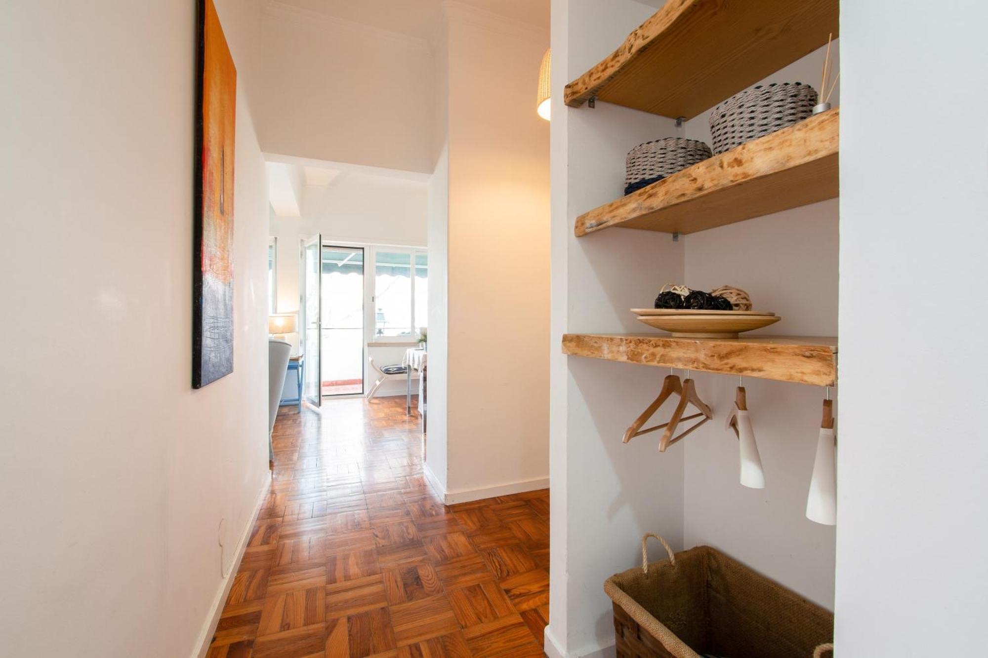 Elegant In With Fireplace 80 M² Apartment Cascais