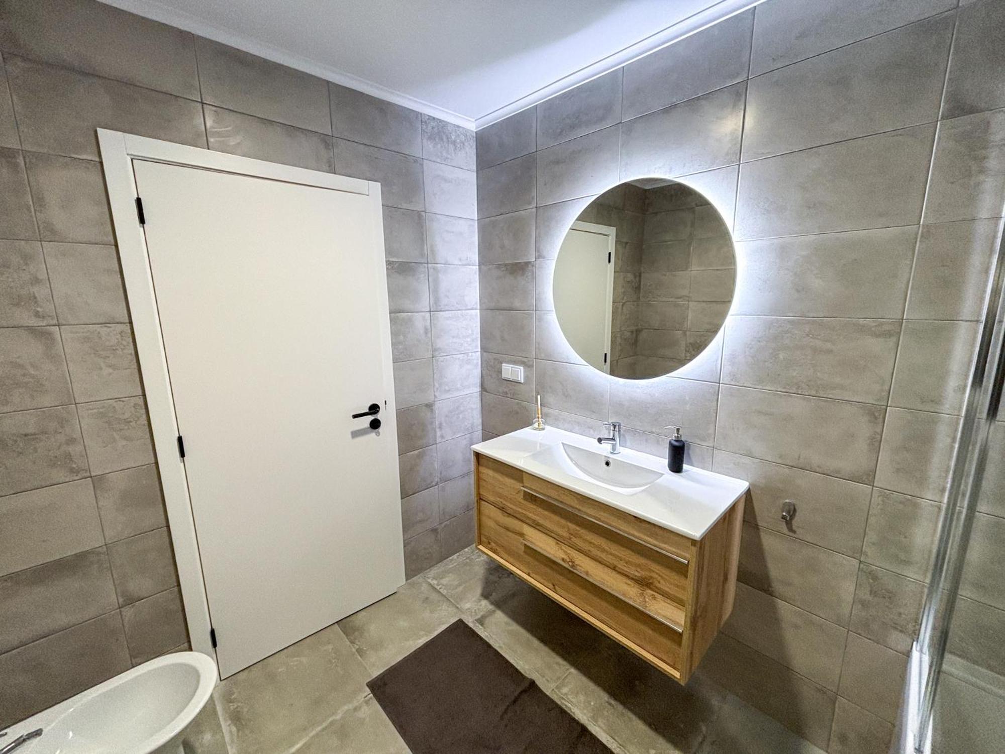 Centrally Located House Up To 5 People In *