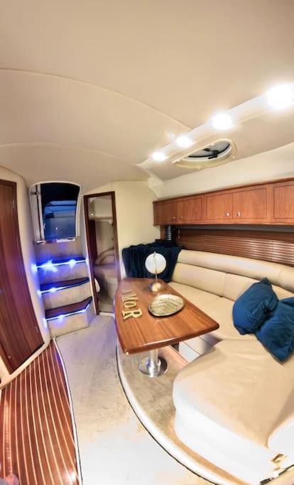Botel Watervliet Yacht Em *
