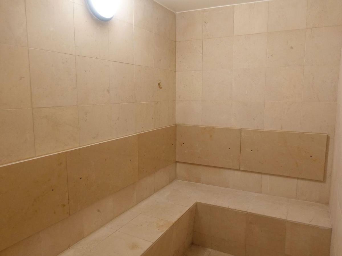 Estoril Budget & Hotel 4*