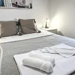 T2 Apartment -Cascais Center - 100M From Beach