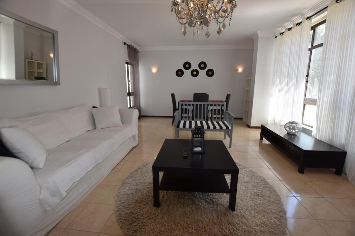 Excellent 2 Bedroom In Center Apartment