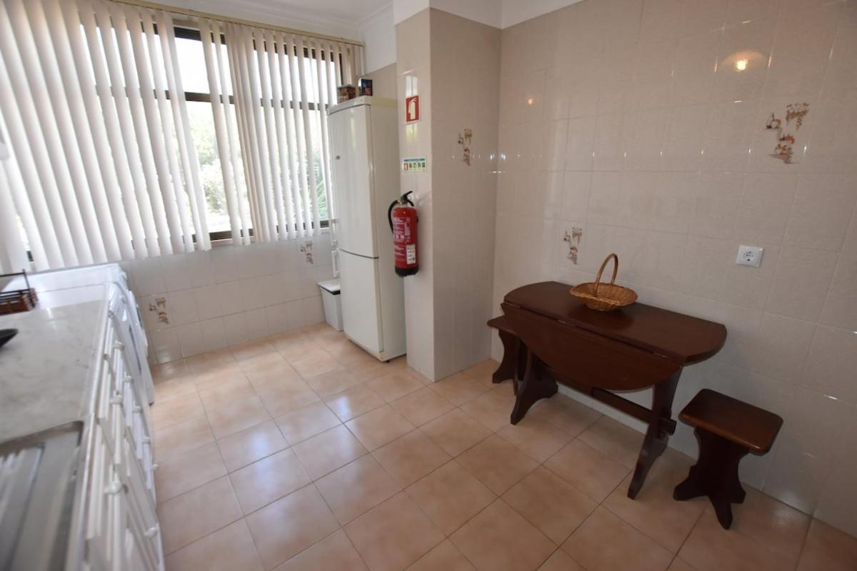 Excellent 2 Bedroom In Center *