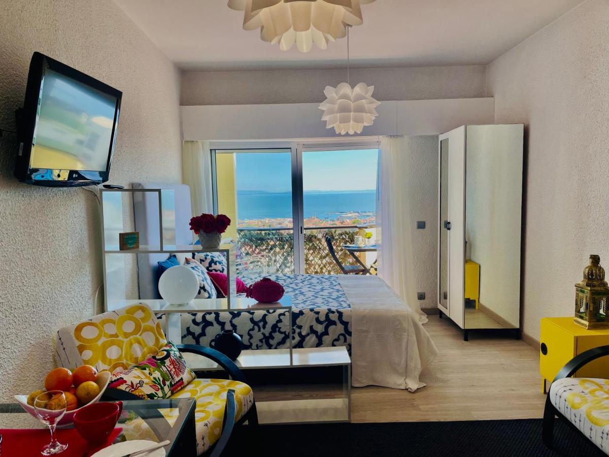 Studio With Sea View Apartment